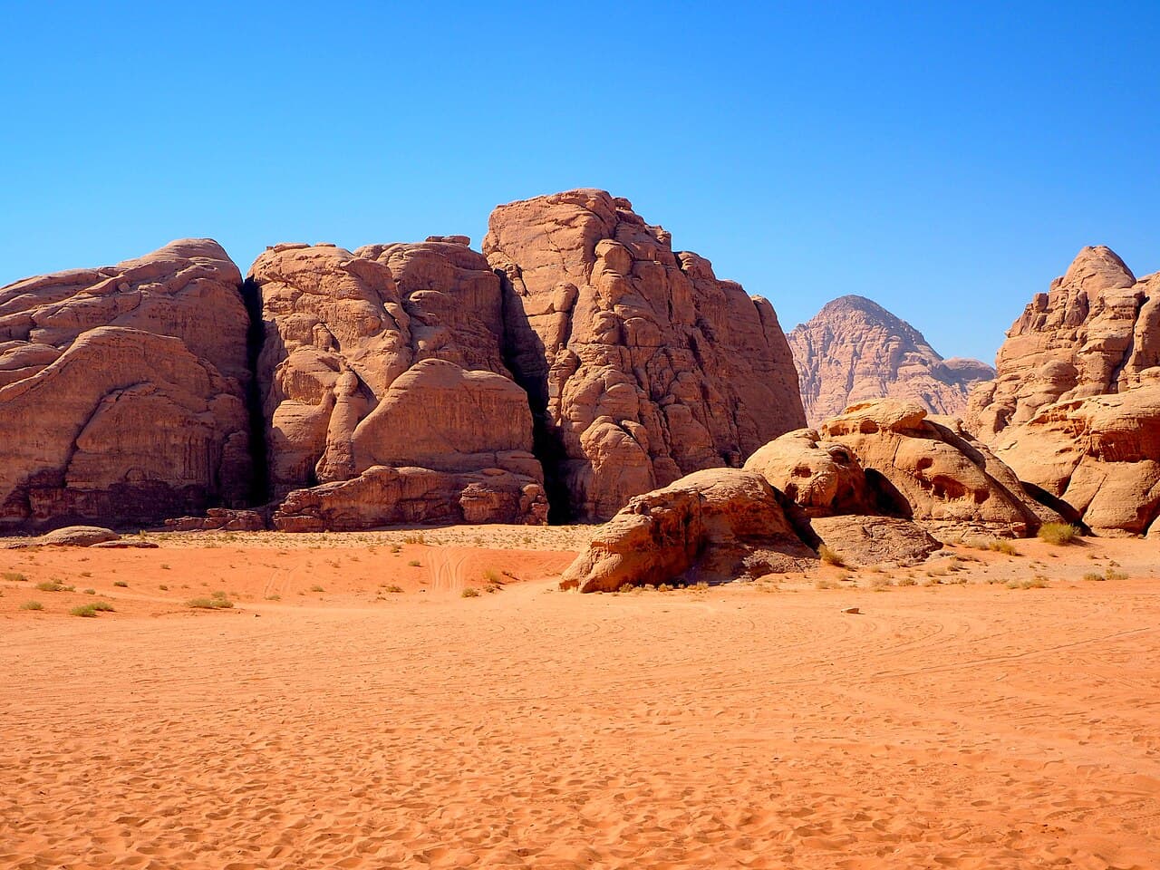 Featured view 2 of Jordan